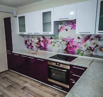 Модульная кухня Капля (Белый глянец/Лайм глянец) в Назарово - nazarovo.mebel54.com | фото